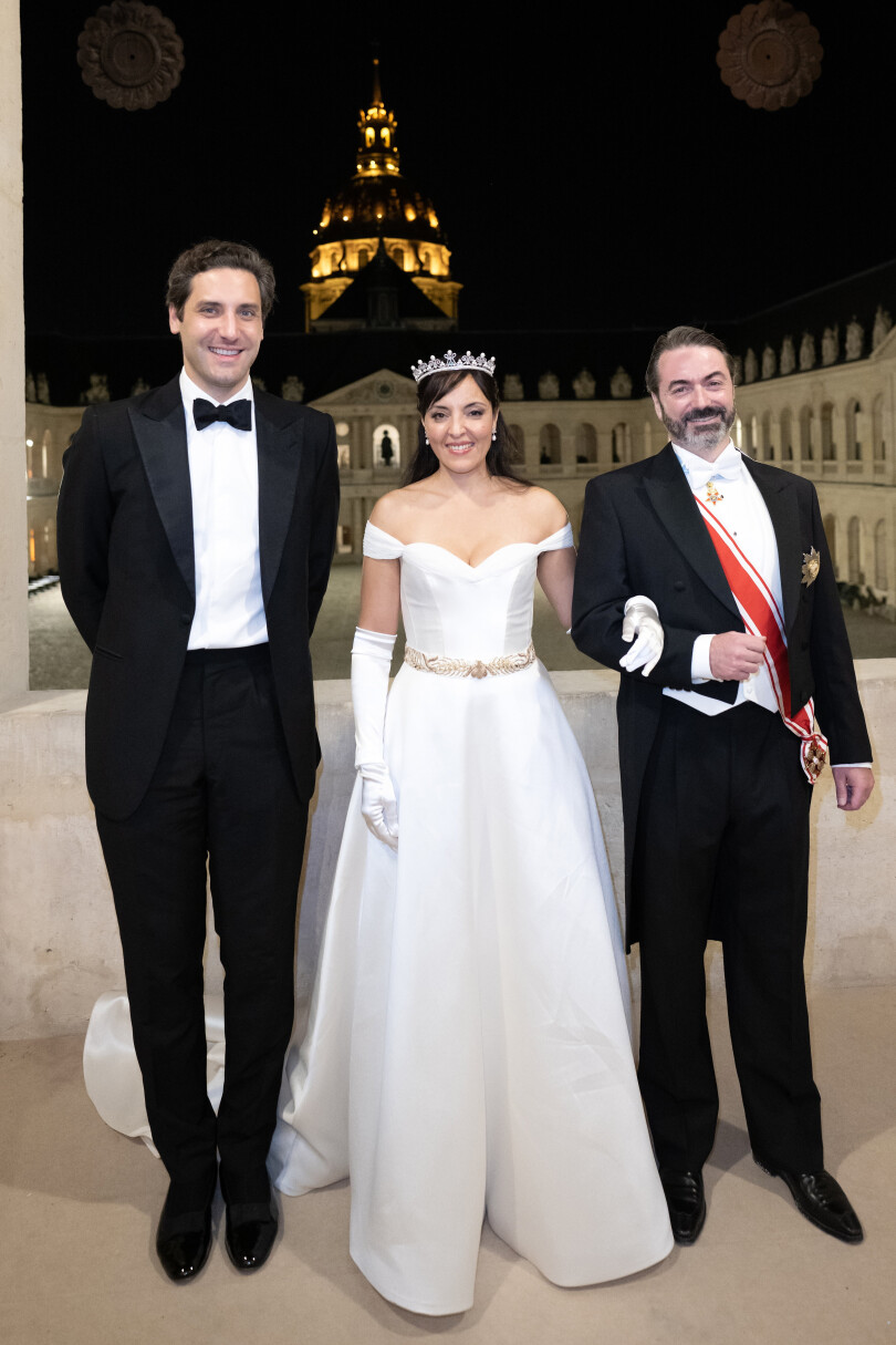 Joachim et Yasmine Murat le jour de leur mariage, le 22 octobre 2022 aux Invalides, à Paris.